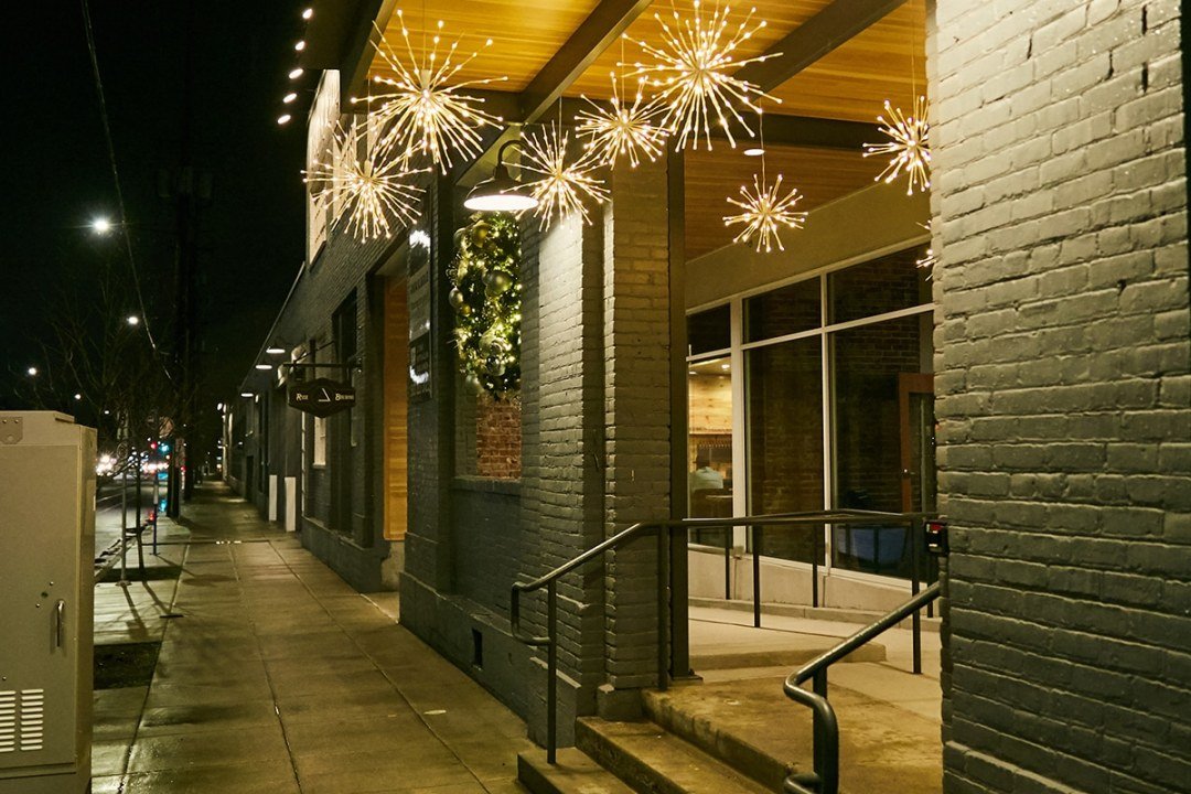 urban-plantscapes-holiday-decor-exterior-lighting-spritzers holiday decor - exterior lights