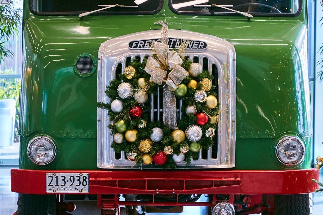 urban-plantscapes-holiday-decor-wreaths-1 holiday decor - wreath