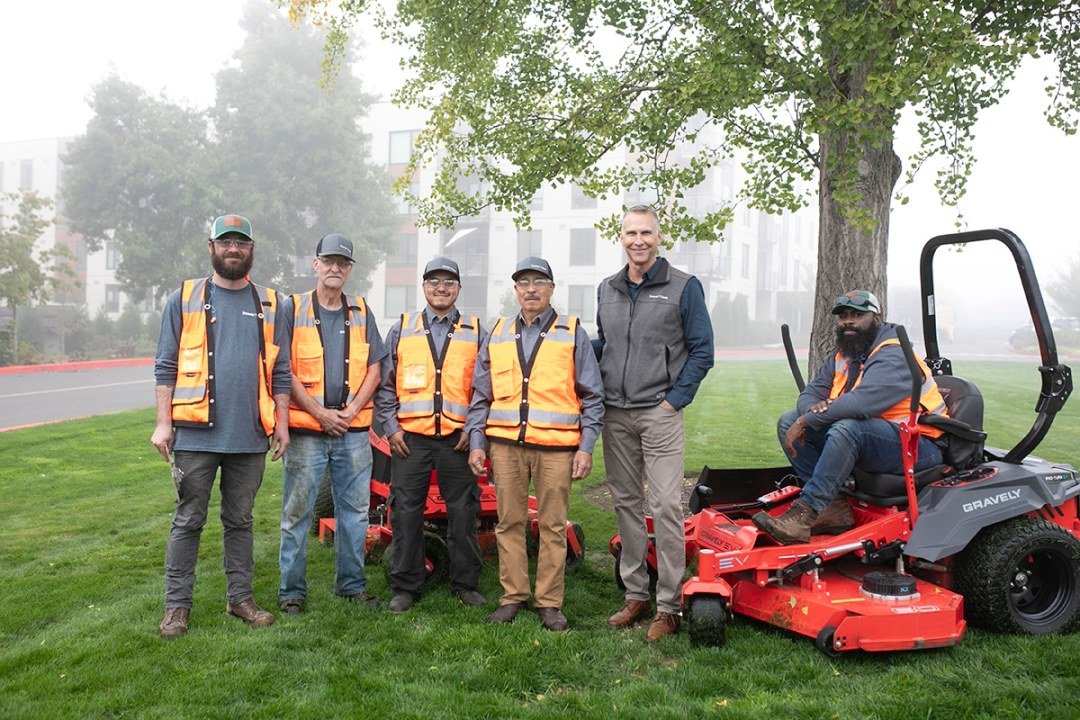 Dennis7Dees Commercial Team With Gravely Electric Landscaping Equipment