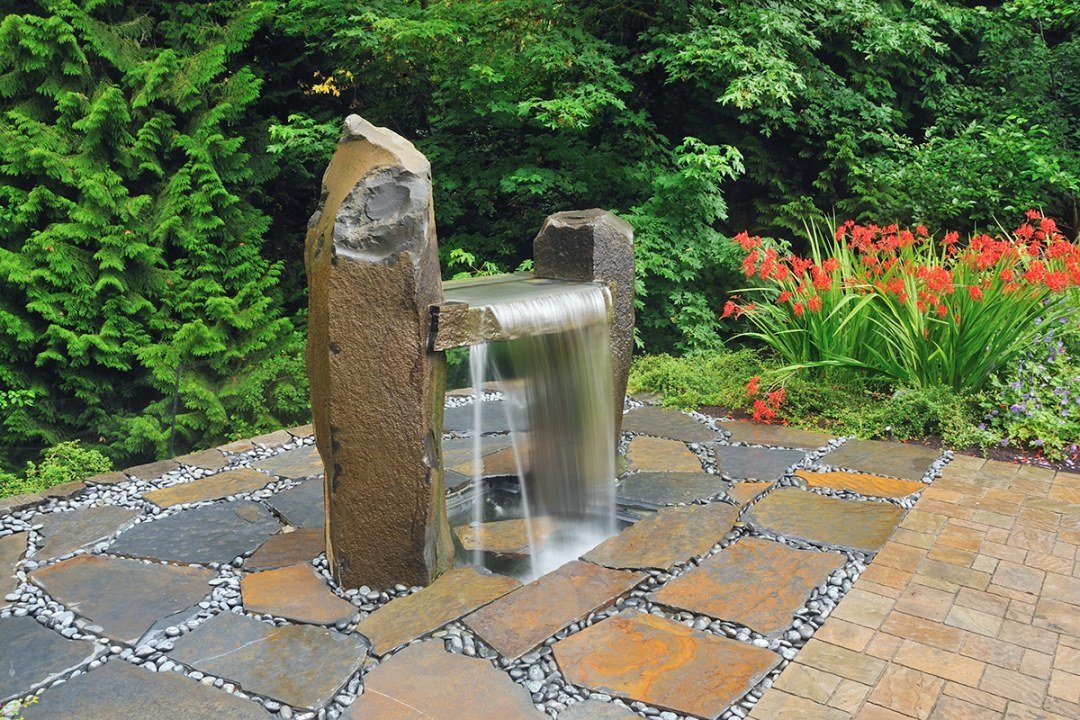 Boulder water wall rain curtain water feature designed by Dennis' 7 Dees Boulder water wall rain curtain water feature designed by Dennis' 7 Dees